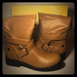 Gomax Women’s Greyson-01 Above Ankle Boot Pecan 8